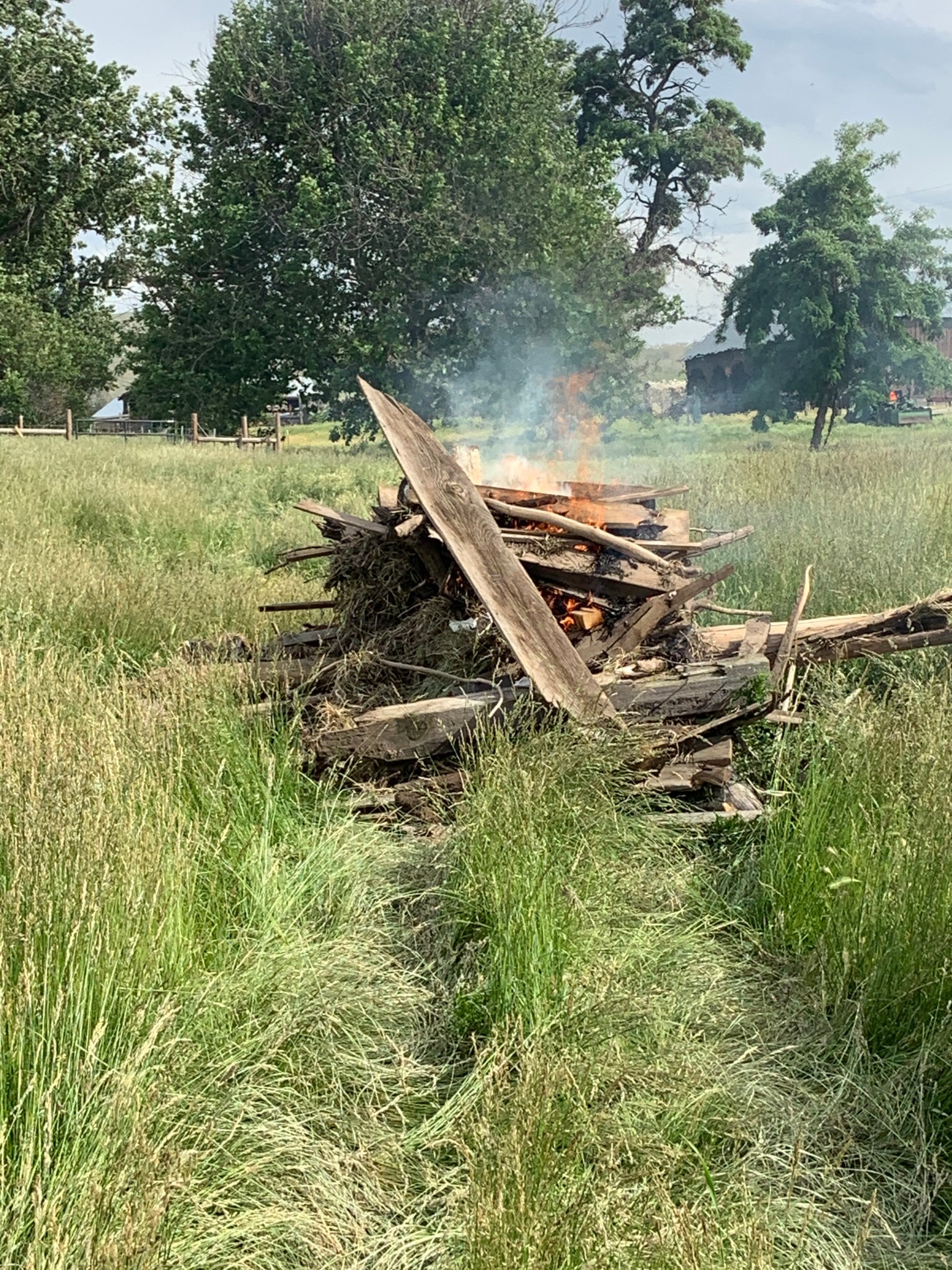 0D40E2B0-2AA4-4A89-A8B0-88D6E93EA8BF